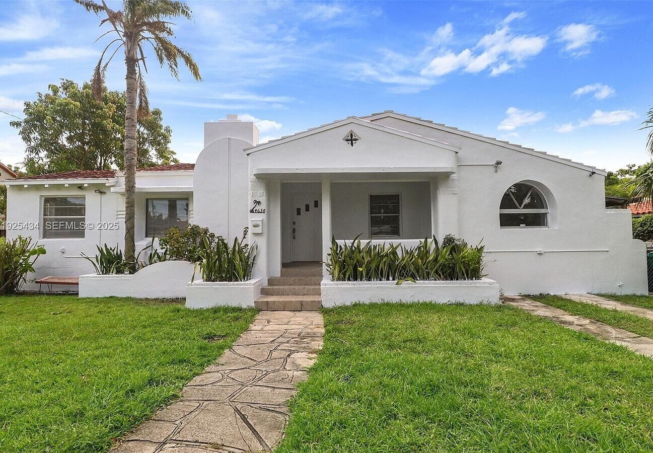 Photo - 4630 SW 13th Ter