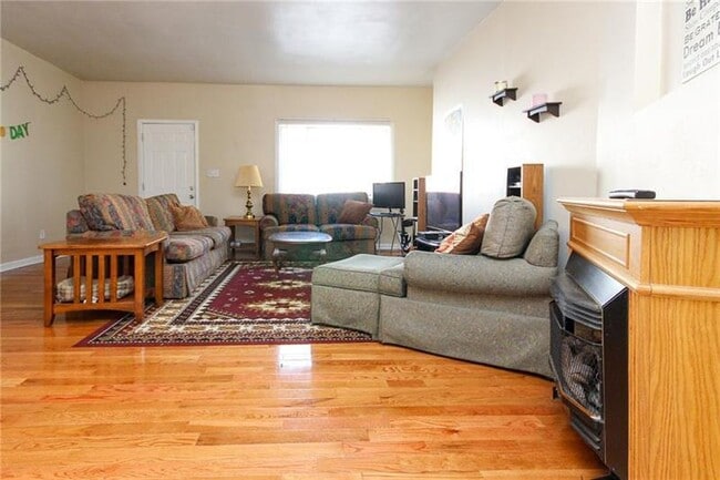 Photo - 2826 Edwards Way