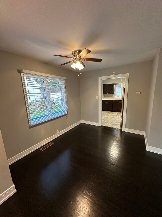 Photo - 7010 Foster St