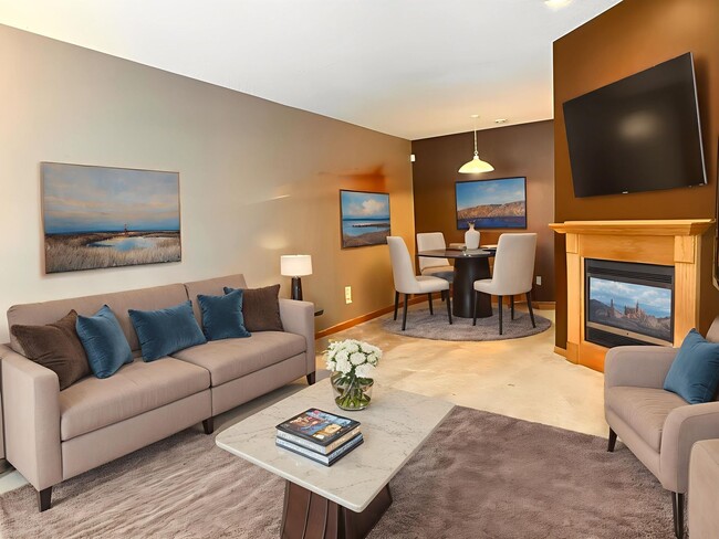 Photo - 2 Bed Plus LOFT - Great Location