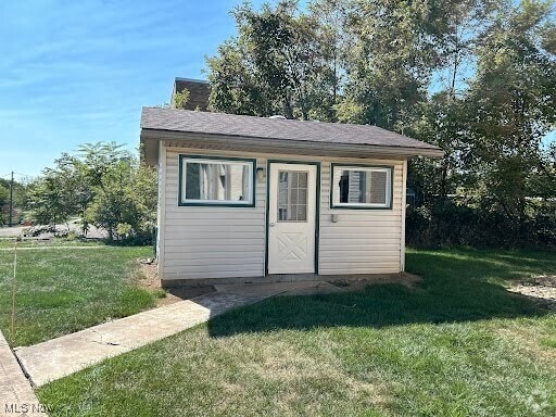 Building Photo - 623 Lovers Ln Unit C8 Rental