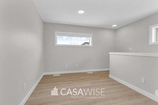 Photo - 1059 Berg Pl