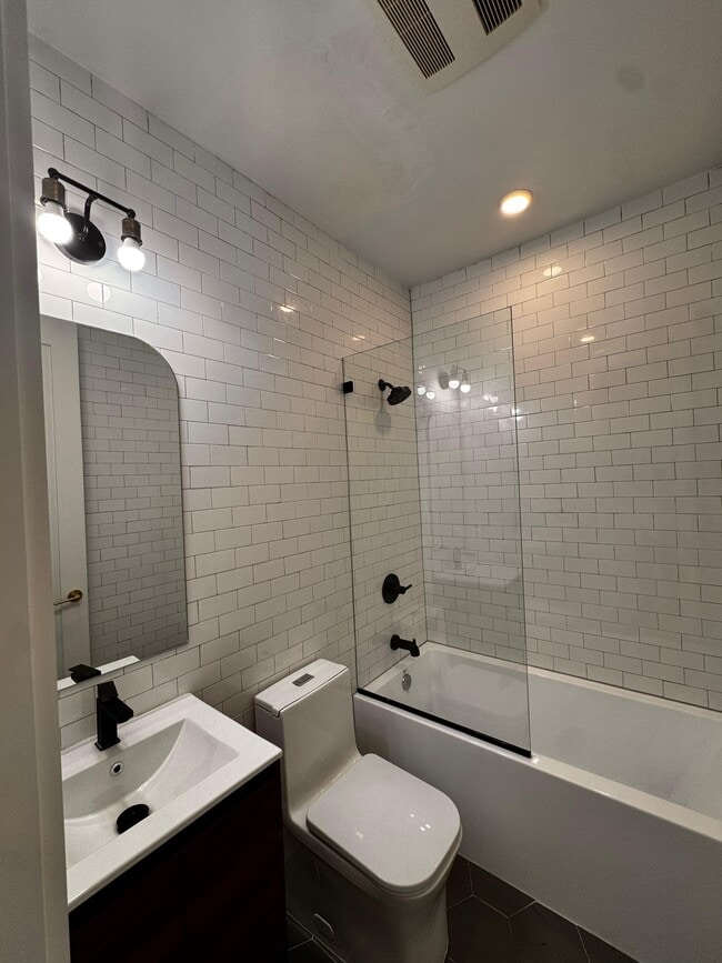 Photo - 52 Grace St Unit 3R