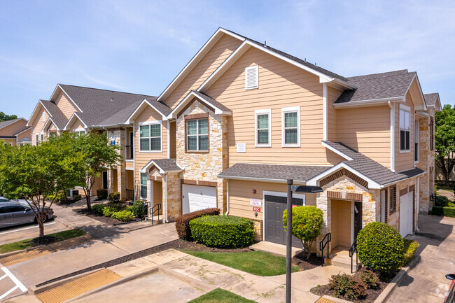 Building Photo - Trinity Bell Gardens Apartments