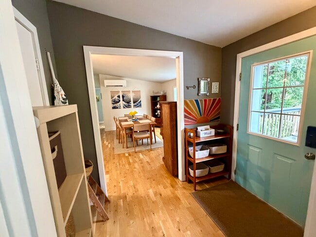 Entry Way - 126 Charlie Ln