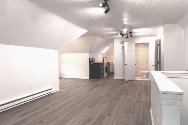 Photo - 5 Stoneland Rd Unit 3rd Floor Loft