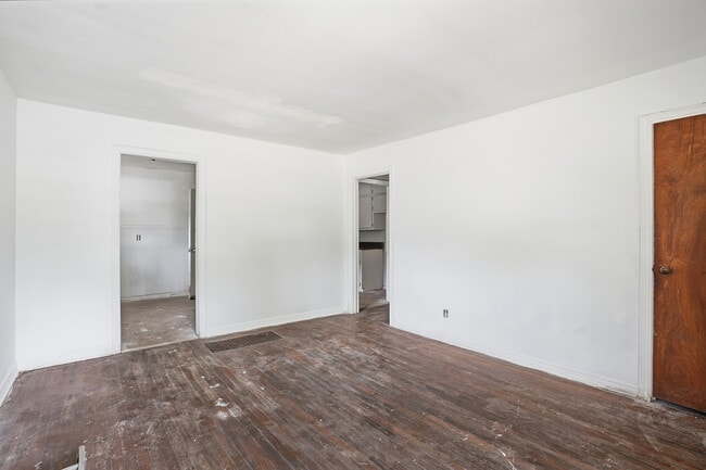 Photo - 7827 Rugby Ave