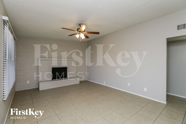 Photo - 339 W Santa Cruz Dr