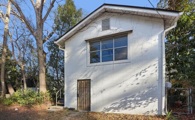Photo - 1303 E 33rd St Unit 1303 E 33rd St - Carriage House Upstairs
