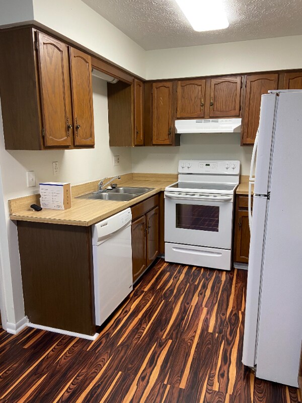 Photo - 1324 Aarons Way