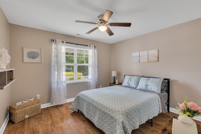 Photo - 117 Oyster Landing Dr