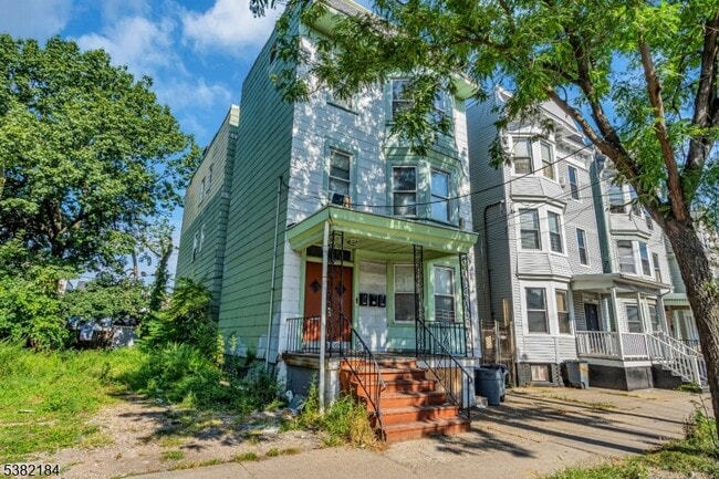 Building Photo - 937 Grove St Unit 1 Rental
