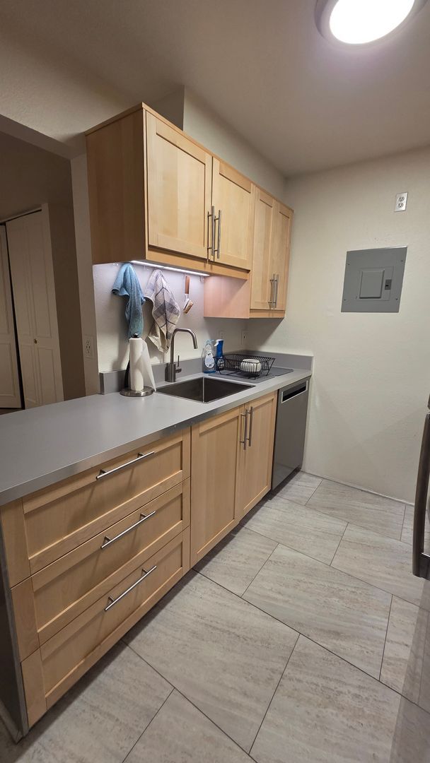 Photo - 2 Bedroom 1 Bath - Blocks from Pearl Street and Downtown