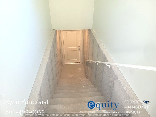 3076 N 325 W