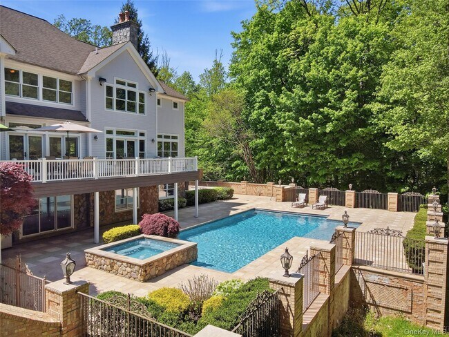 Photo - 10 Hope's Farm Ln