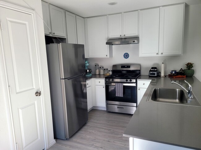 Kitchen - 116 Maverick Cv