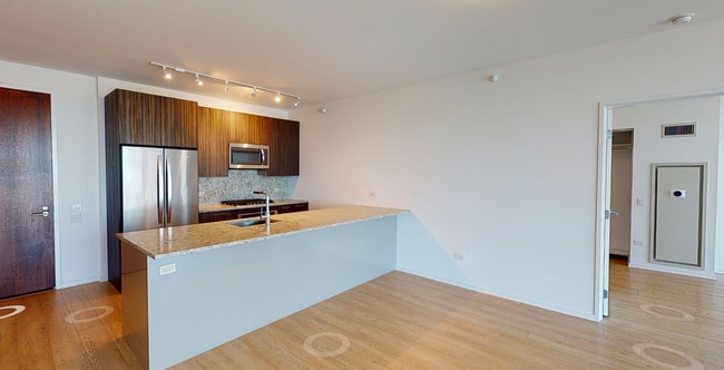 Photo - 160 E Illinois St