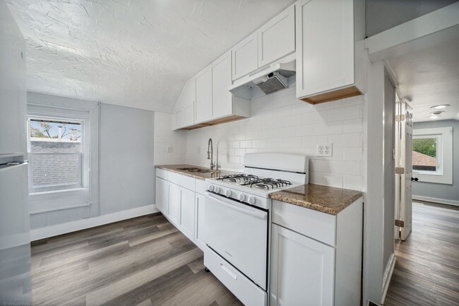 Photo - 132 Akin Ave Unit B