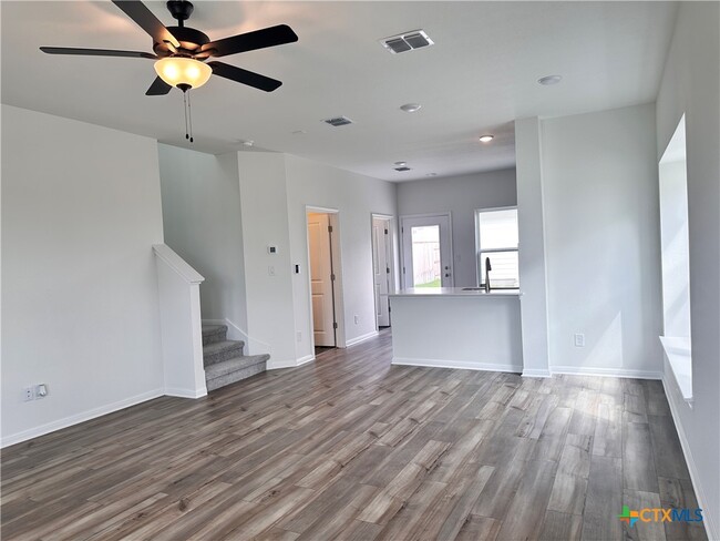 Photo - 124 Rollingwood Dr