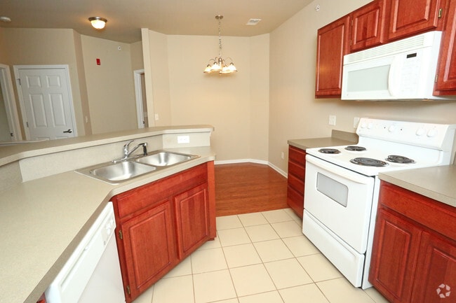 Town Commons Apartments