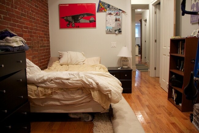 Photo - 1081 Beacon St