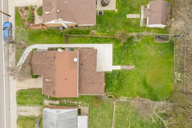 Photo - AVAILABLE JULY 1ST!! GORGEOUS 3 BED / 2 BATH HOME IN PENN HILLS!