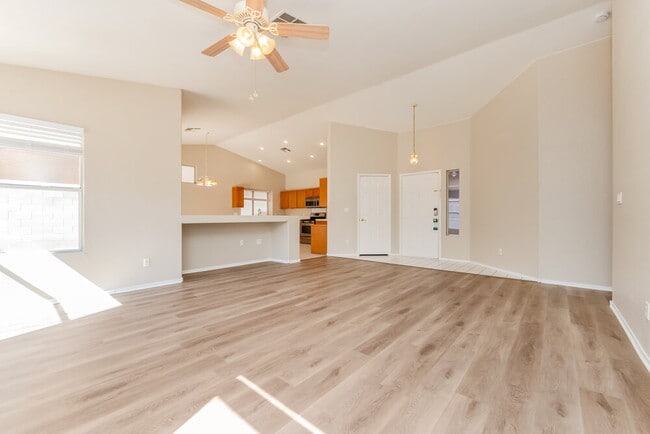 Photo - 607 Park Landing Ct