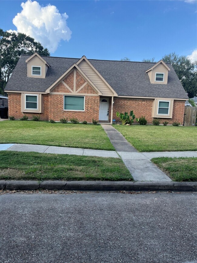 Photo - 5730 Cartagena St