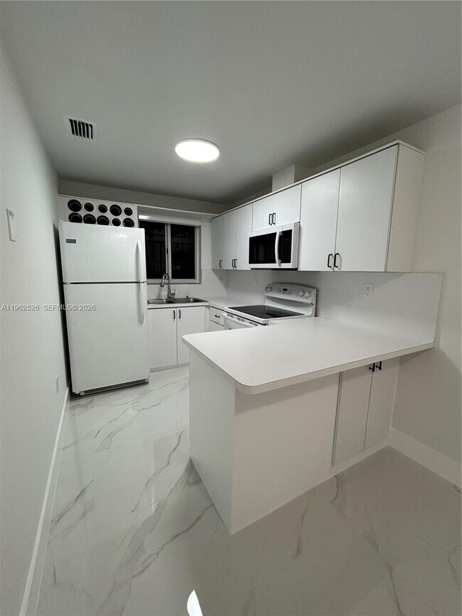 Photo - 8079 NW 8th St Unidad 10