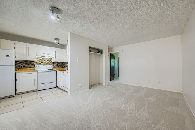 Building Photo - 3161 Madison Ave Rental