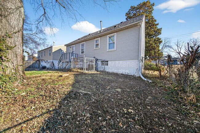 Photo - 6029 Evergreen Blvd