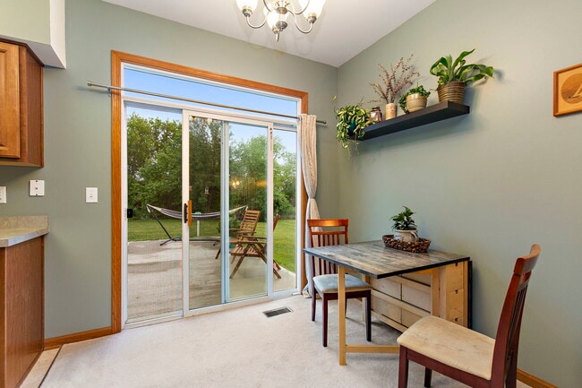 Photo - 1661 Cameron Dr