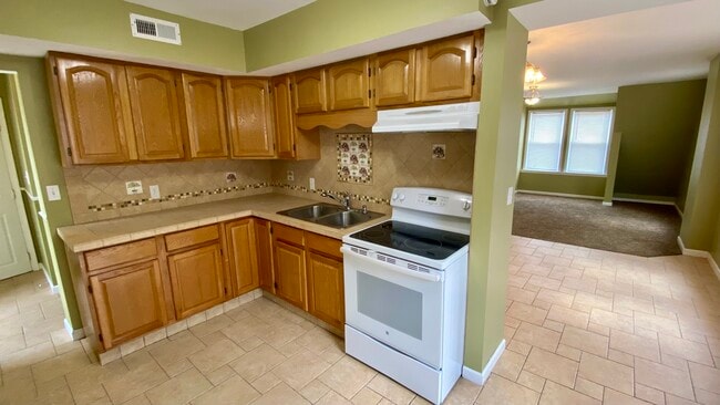 Kitchen - 2223 Noble St Unit 2223 Noble 2nd Floor