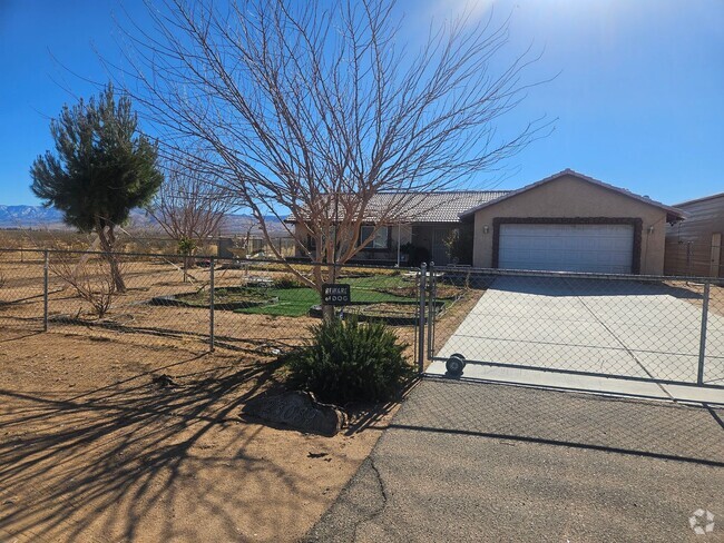 Building Photo - 4 BEDROOM APPLE VALLEY HOME