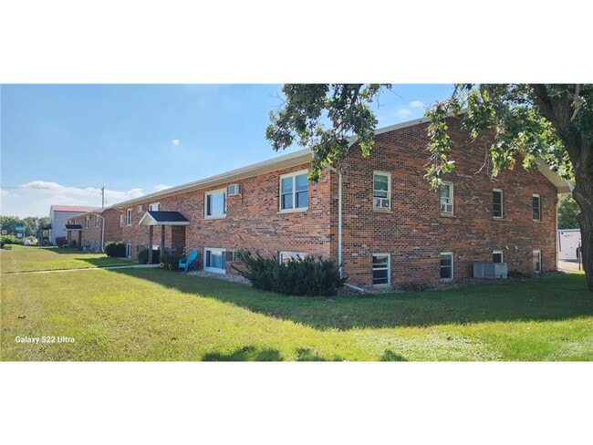 Building Photo - 114 Lake Ave S Unit 14