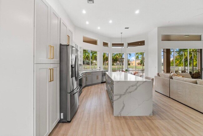 Photo - 15621 Latina Pl