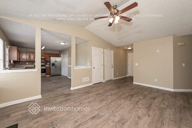 Photo - 222 Autumn Lake Way