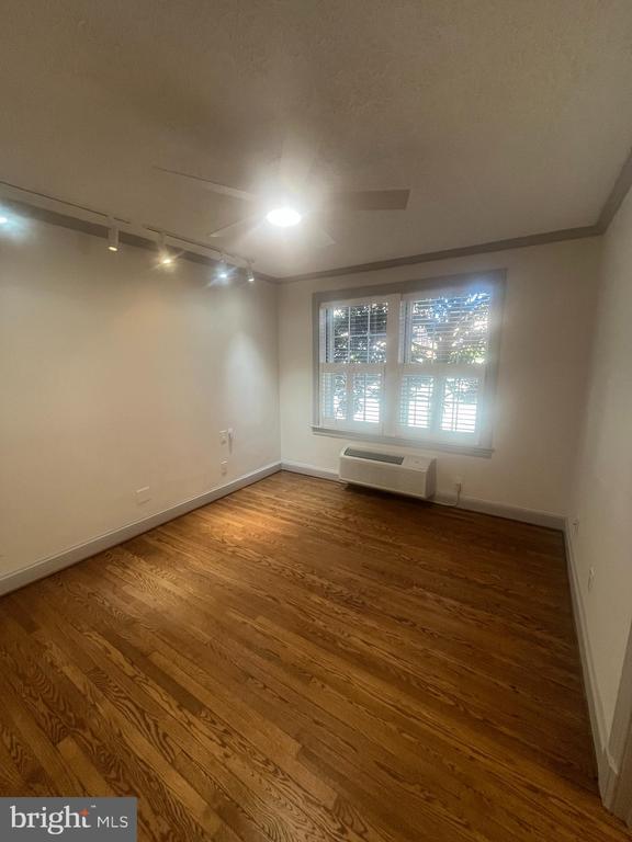 Photo - 715 S Washington St