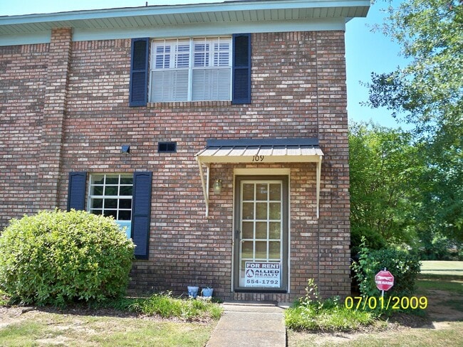 Building Photo - 109 22nd St N