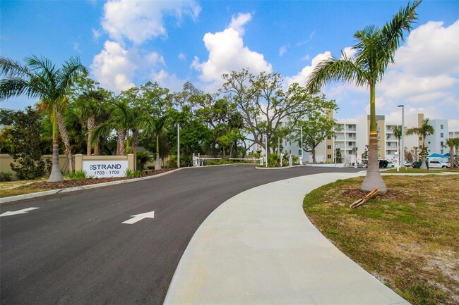 Building Photo - 1703 N Tamiami Trail Unit B406 Rental