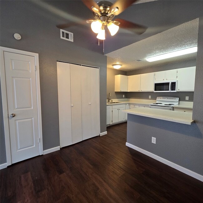 23535 Tree House Ln