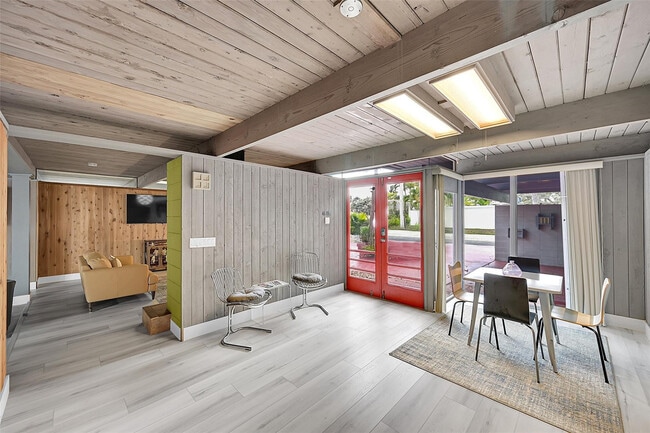 Photo - 234 Pine Ave