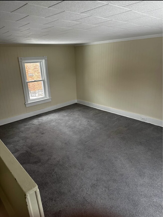 Photo - 1249 Main St