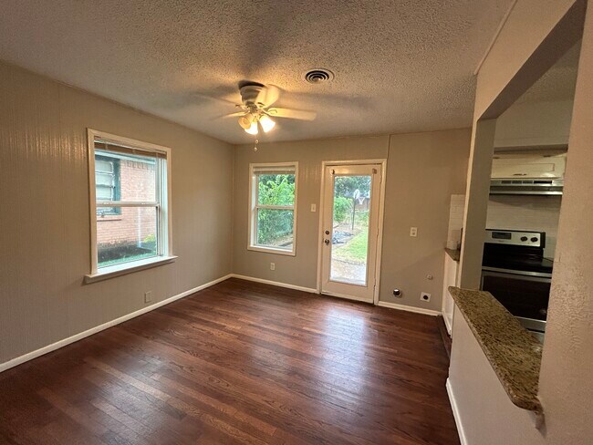 Photo - 4208 Huckleberry Cir