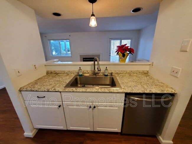 Photo - 111 Yorktown Dr