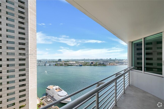 Building Photo - 335 S Biscayne Blvd Unit 2308 Rental