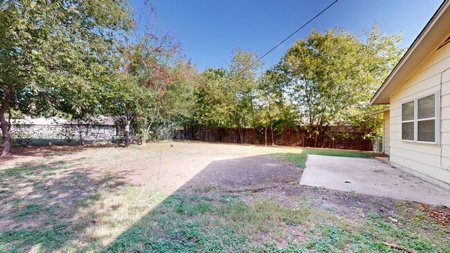 Photo - SPACIOUS HOUSE FOR RENT!!!