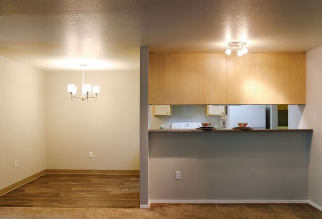 Photo - Life Just Got Better Come See For Yourself At Powell Court Apartments!! Unit 49