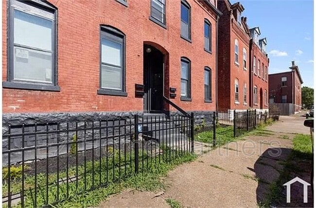 Photo - 2317 Indiana Ave Unit 1F