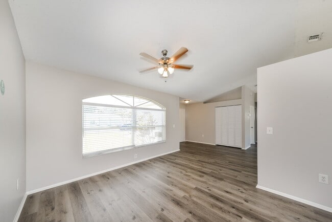 Photo - 6806 67th St Cir E Casa